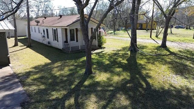 710 Milam Avenue, Eagle Lake, TX 77434