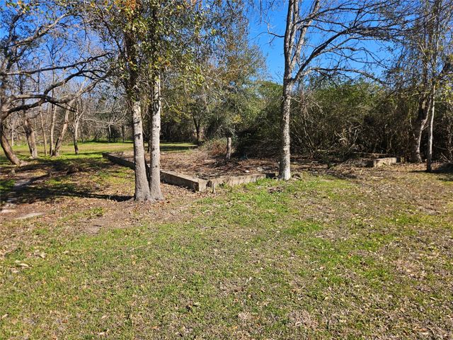 710 Milam Avenue, Eagle Lake, TX 77434