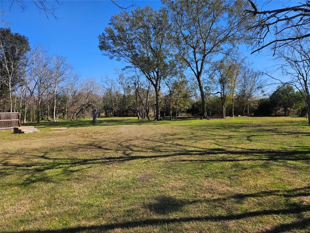 710 Milam Avenue, Eagle Lake, TX 77434