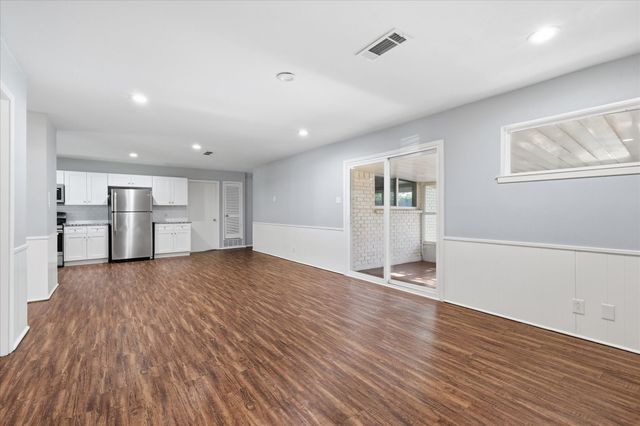1140 Simpson Drive, Hurst, TX 76053