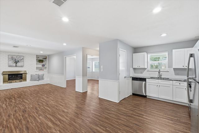 1140 Simpson Drive, Hurst, TX 76053