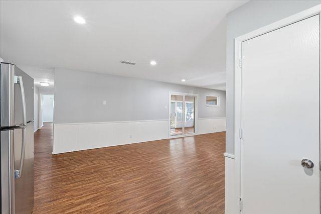 1140 Simpson Drive, Hurst, TX 76053