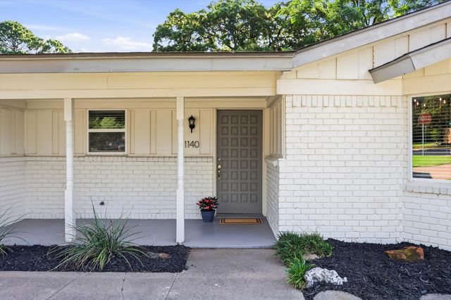1140 Simpson Drive, Hurst, TX 76053