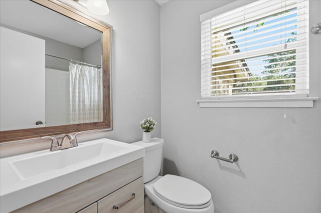 1140 Simpson Drive, Hurst, TX 76053