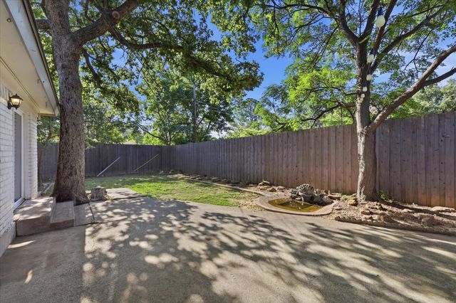 1140 Simpson Drive, Hurst, TX 76053