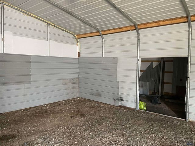 23501 1ST AVE, Caputa, SD 57725