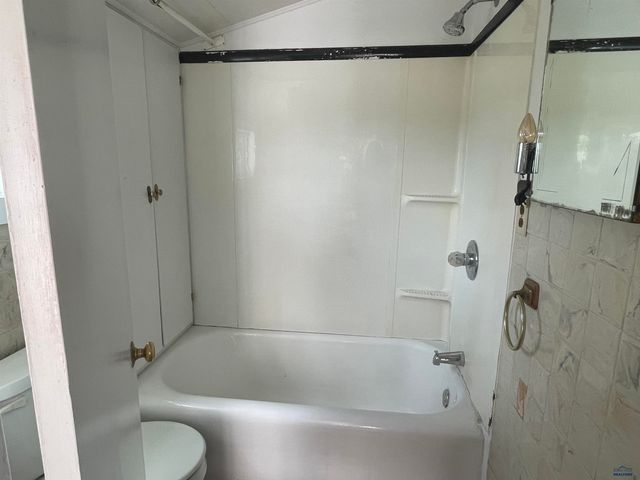 23501 1ST AVE, Caputa, SD 57725