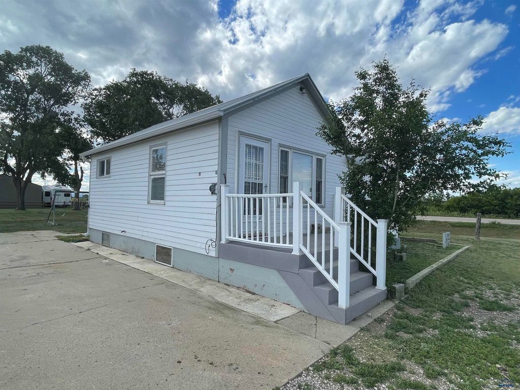 23501 1ST AVE, Caputa, SD 57725