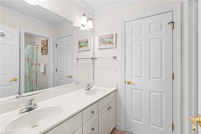 3630 Rosebriar Circle, Winston-salem, NC 27106