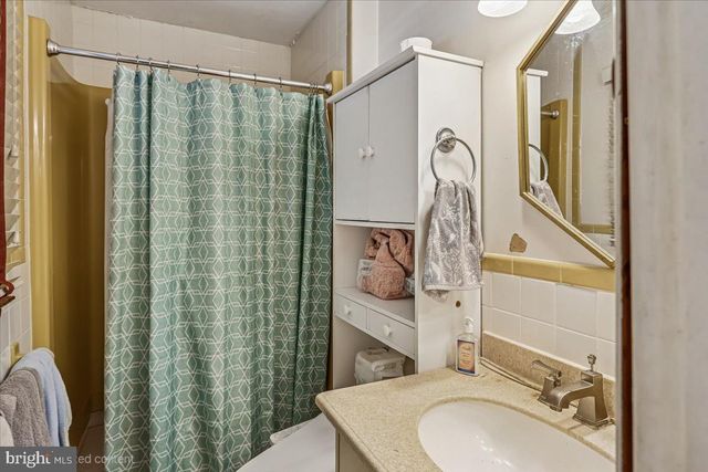 1712 BACHMAN VALLEY DR, Westminster, MD 21157