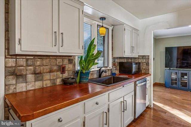 1712 BACHMAN VALLEY DR, Westminster, MD 21157