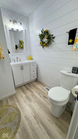 606 W 1050 N, Fortville, IN 46040