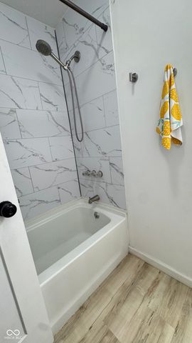 606 W 1050 N, Fortville, IN 46040