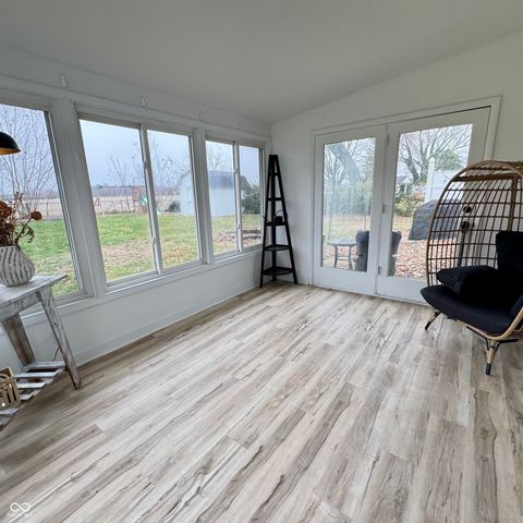 606 W 1050 N, Fortville, IN 46040