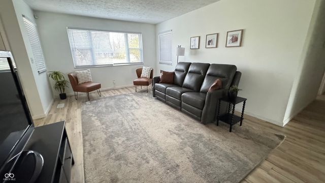 606 W 1050 N, Fortville, IN 46040