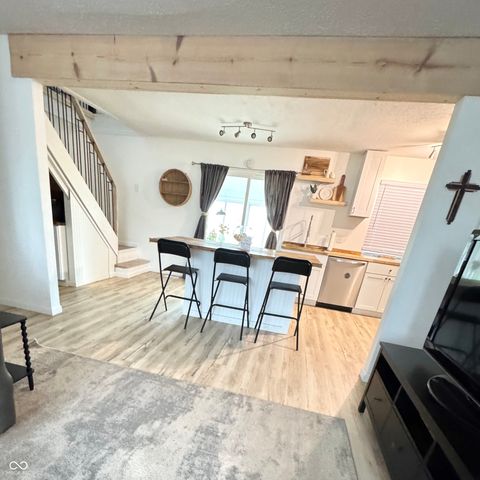 606 W 1050 N, Fortville, IN 46040