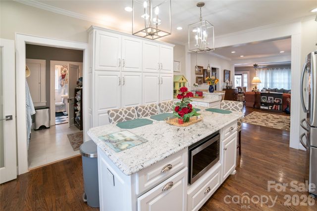 308 Beall Street NW, Lenoir, NC 28645