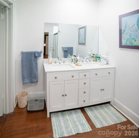 308 Beall Street NW, Lenoir, NC 28645