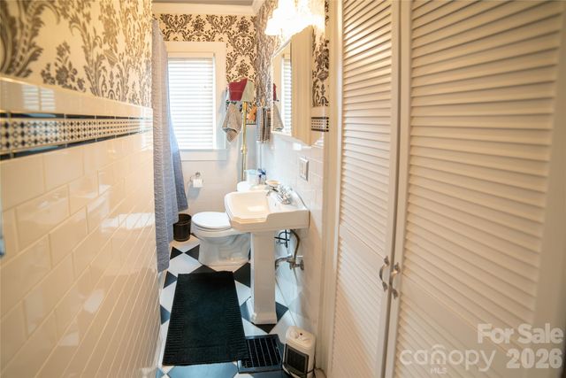 308 Beall Street NW, Lenoir, NC 28645