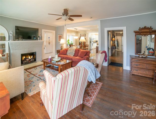 308 Beall Street NW, Lenoir, NC 28645