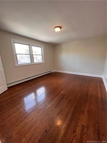 53 Pixlee Place 2nd FL, Bridgeport, CT 06610
