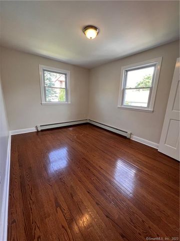 53 Pixlee Place 2nd FL, Bridgeport, CT 06610