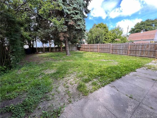 53 Pixlee Place 2nd FL, Bridgeport, CT 06610