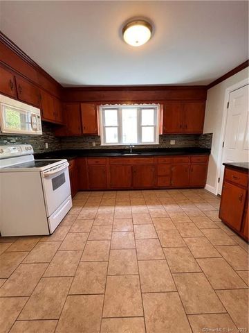 53 Pixlee Place 2nd FL, Bridgeport, CT 06610