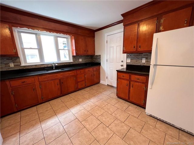 53 Pixlee Place 2nd FL, Bridgeport, CT 06610