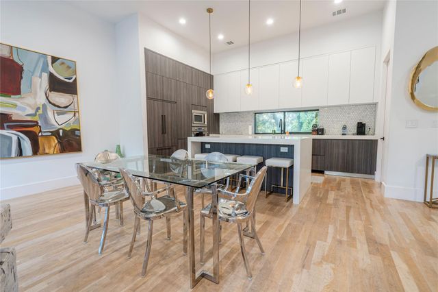 709 Memorial Heights Drive, Houston, TX 77007