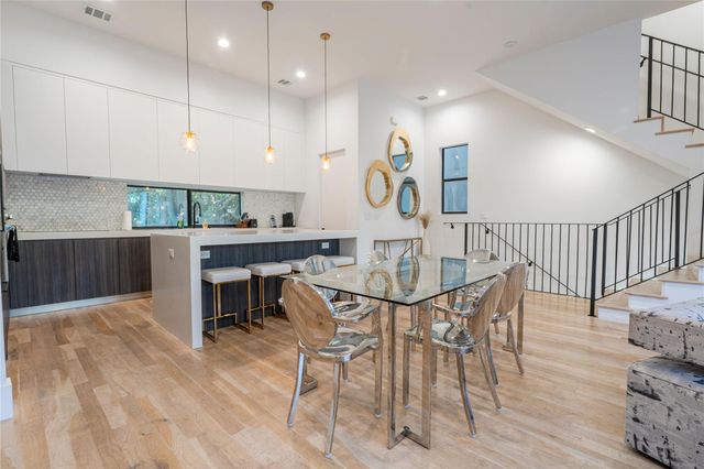 709 Memorial Heights Drive, Houston, TX 77007