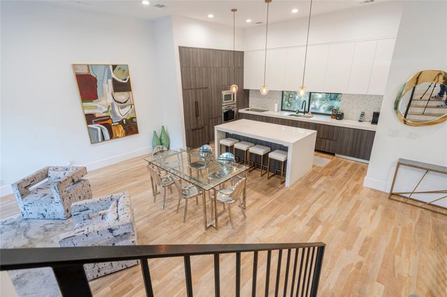 709 Memorial Heights Drive, Houston, TX 77007