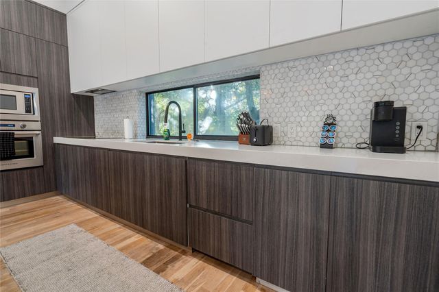 709 Memorial Heights Drive, Houston, TX 77007