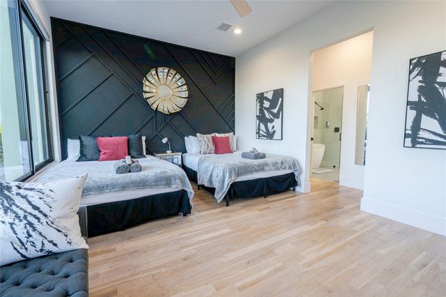 709 Memorial Heights Drive, Houston, TX 77007