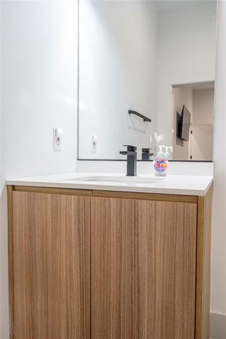 709 Memorial Heights Drive, Houston, TX 77007