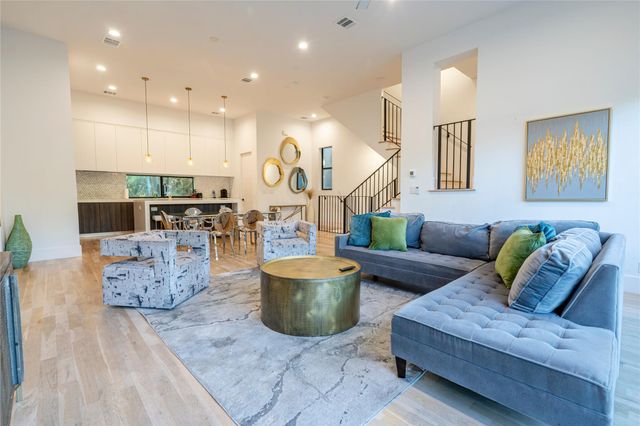 709 Memorial Heights Drive, Houston, TX 77007