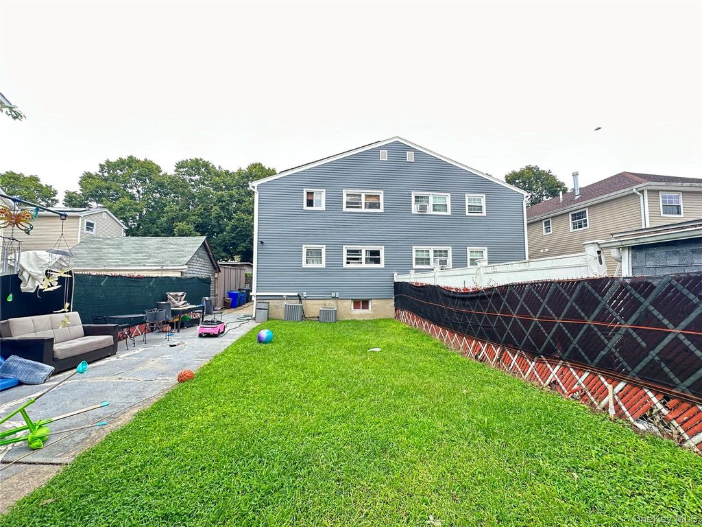 10914 142nd Street, Jamaica, NY 11435 — photo 2