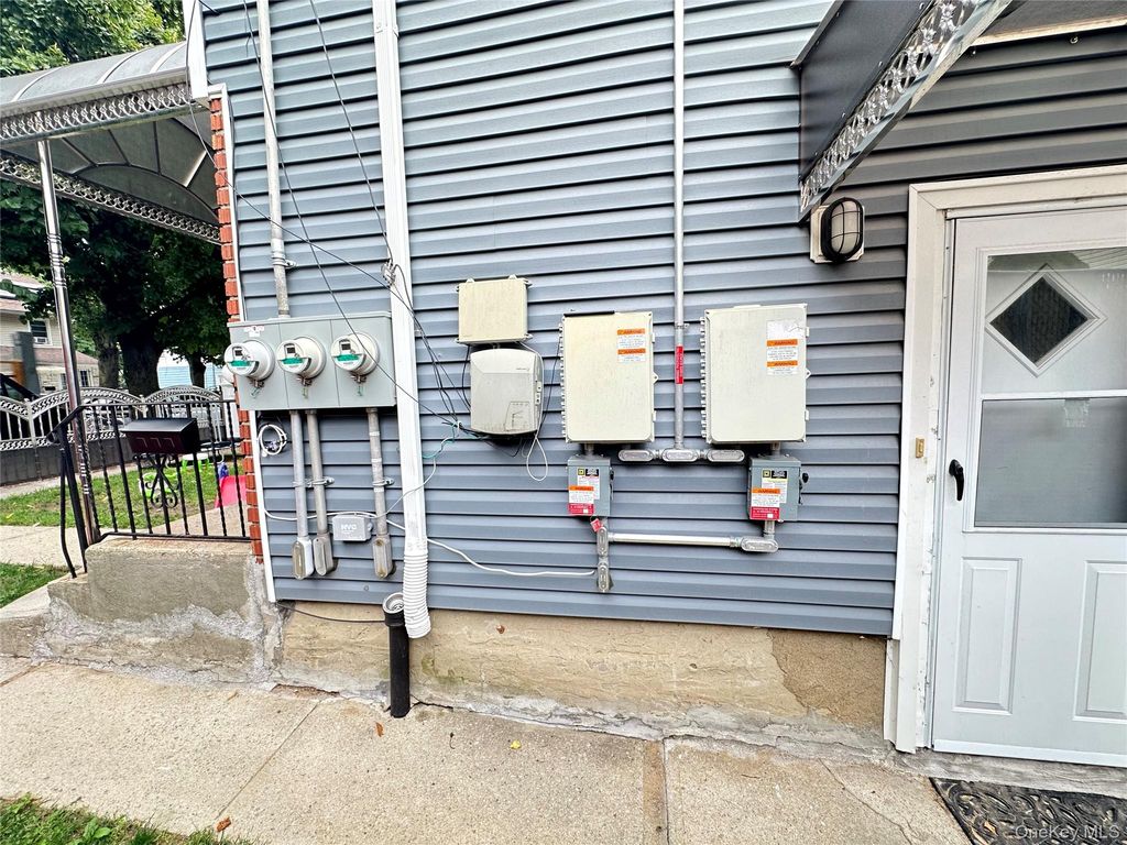 10914 142nd Street, Jamaica, NY 11435 — photo 3