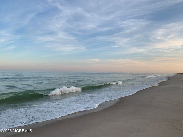 1 21st Avenue 3G, South Seaside Park, NJ 08752