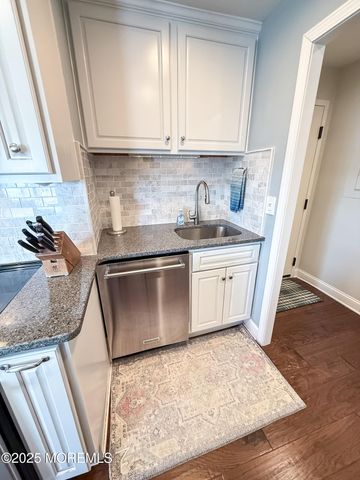 1 21st Avenue 3G, South Seaside Park, NJ 08752