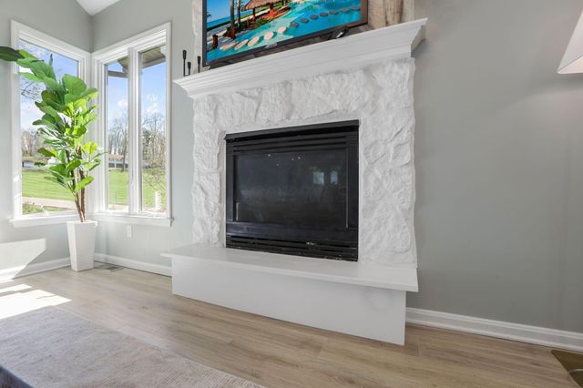 31 Linnell Drive NW, Granville, OH 43023