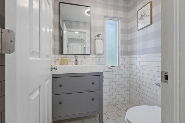31 Linnell Drive NW, Granville, OH 43023