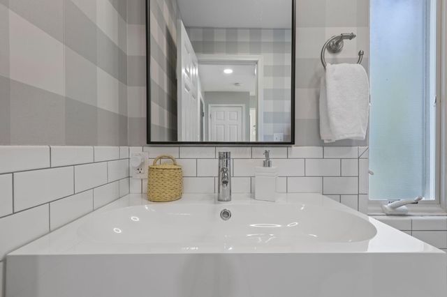 31 Linnell Drive NW, Granville, OH 43023