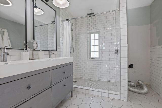 31 Linnell Drive NW, Granville, OH 43023