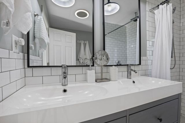 31 Linnell Drive NW, Granville, OH 43023