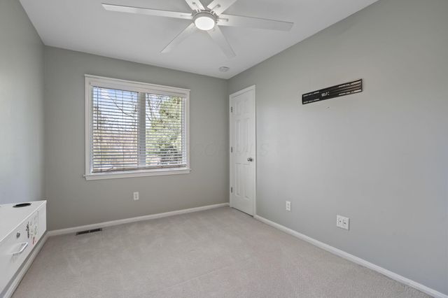 31 Linnell Drive NW, Granville, OH 43023