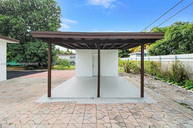 745 NW 140th St, Miami, FL 33168