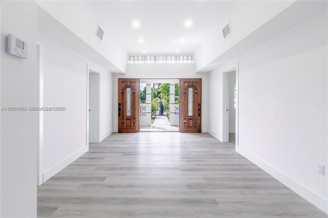 745 NW 140th St, Miami, FL 33168