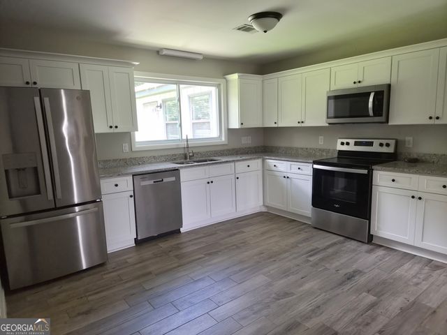 221 Gilchrist Drive, Warner Robins, GA 31093