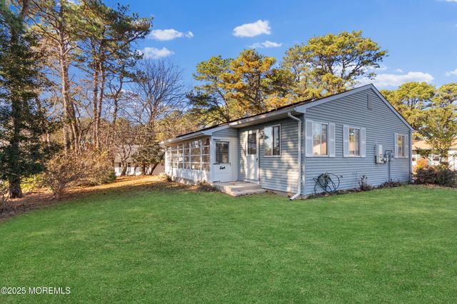 19 Dartmouth Street, Whiting, NJ 08759